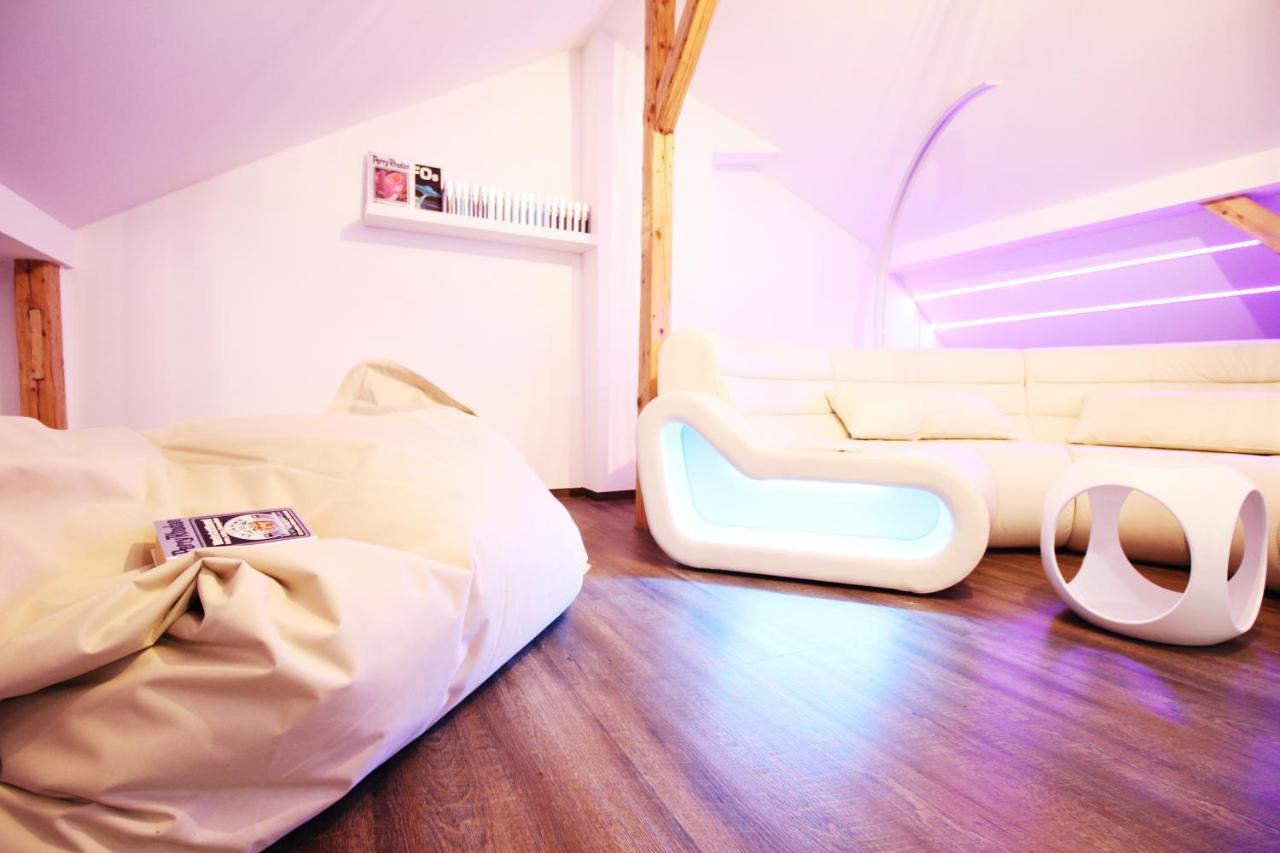 Secret Hideaways Space Loft Wohndesign Auf 2 Etagen L 450M Bis Uni Duisburg Kültér fotó